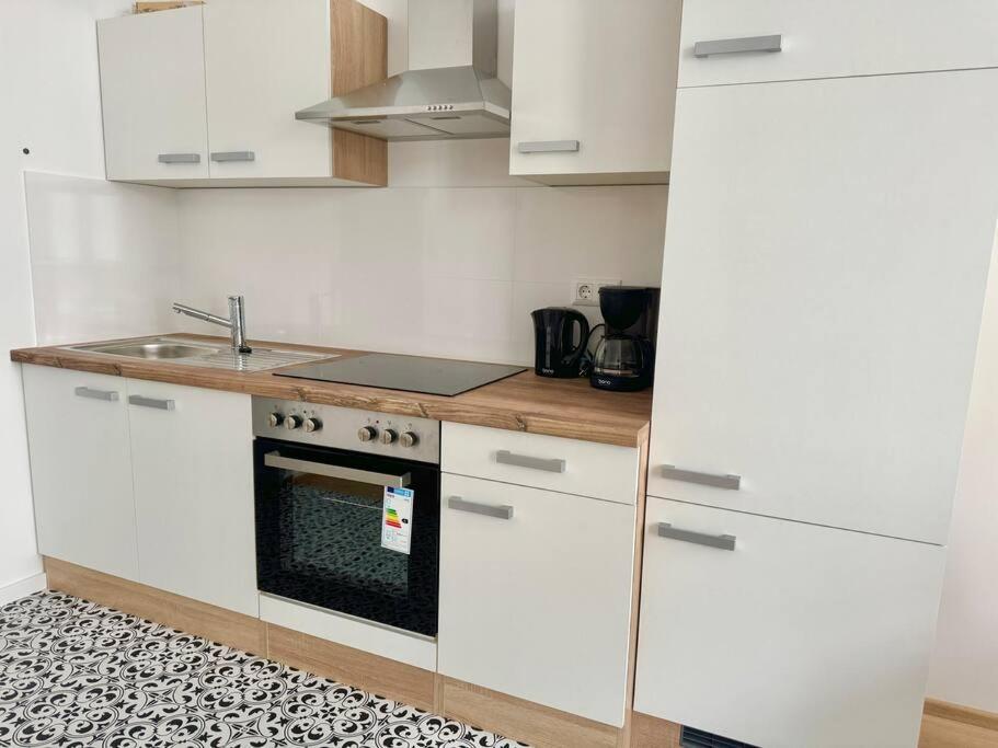 Apartment Stylish & Renovated With Free Parking